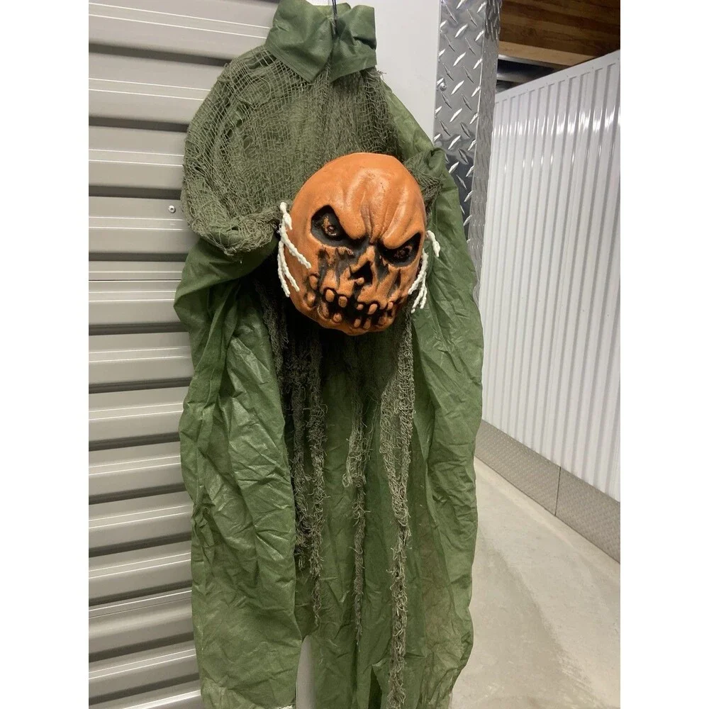 Hanging Ghoul Talking Halloween Lewis the Pumpkin Glows Hyde Decoration